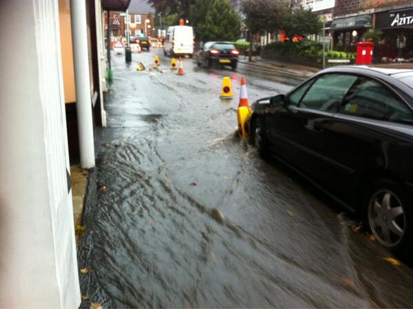 AndrewStrange3's tweet photo. I need waterproof shoes http://t.co/qCEI9qw7lU