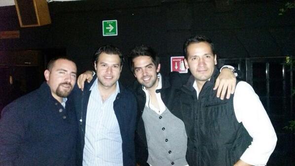 Mr_Qsin's tweet photo. 30's de jabusiness @Alx_Mc @rodass987 @Donlabso http://t.co/EyZtH0eToT