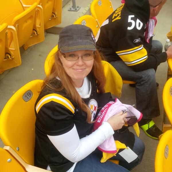 Chauncey_Prig's tweet photo. @steelersboard first time at a Pittsburgh game #turnup #BlackBerry10 http://t.co/3RntXJmiaG