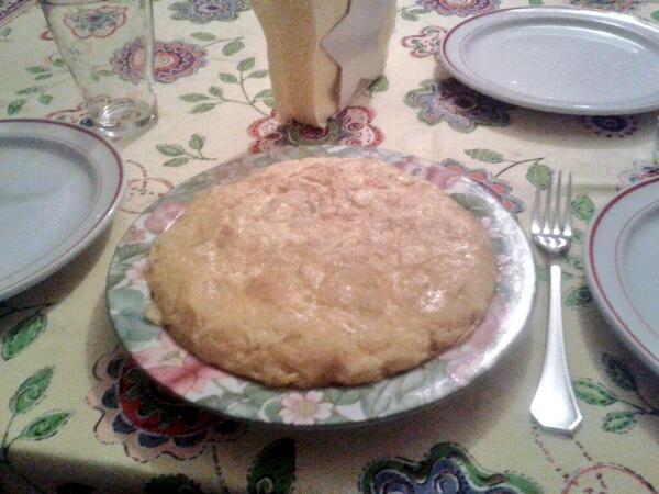 Jenny_Lander's tweet photo. Como quiero a la blanqui q me hace tortillica de patatas como las de La Navarra! @blancabeza http://t.co/r2ZXga5rRn