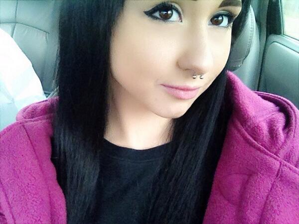 kitten_paws_'s tweet photo. Feeling pretty! :3 #Follow4Follow #teemfollowback http://t.co/mSjeGoY280