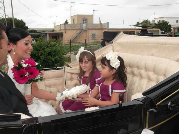 LopezUlric's tweet photo. Mira la novia y mira mis niña http://t.co/ETVJnl6knM