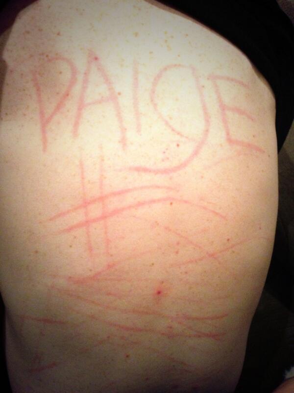 PaigeVisone's tweet image. Mark your territory. #backscratch #😏