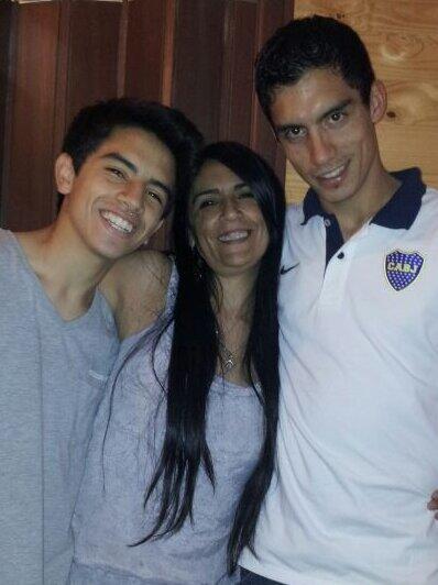 gitanna012's tweet photo. Feliz x el regalo d mis niños..!!!!los amo http://t.co/LwSCppQpwY