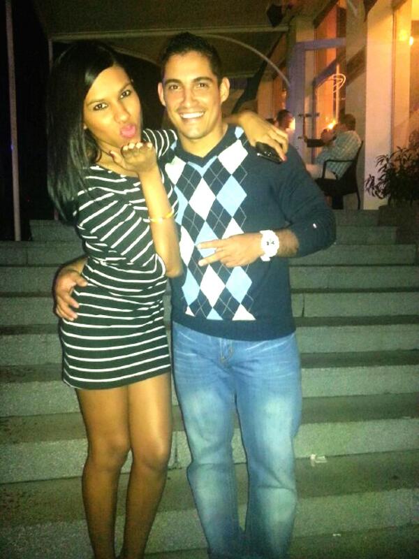 KathyZL's tweet photo. Os segredos da carne... Cenita ft bb! http://t.co/SBchJMh4Xu
