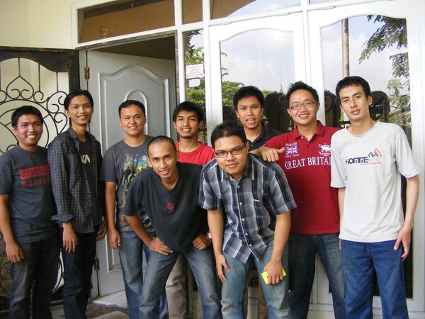 #Wordpress Ninja on Skyshi HQ #Drupal :D cc <a href="/andrayogi/">Andra Yogi</a> <a href="/fgaeg/">fgaeg</a> @pionize <a href="/arnandadw/">Arnanda Wicaksono</a> <a href="/sigit_disini/">Sigit Disini</a> @rastandar <a href="/KibiTito/">K Tito</a>