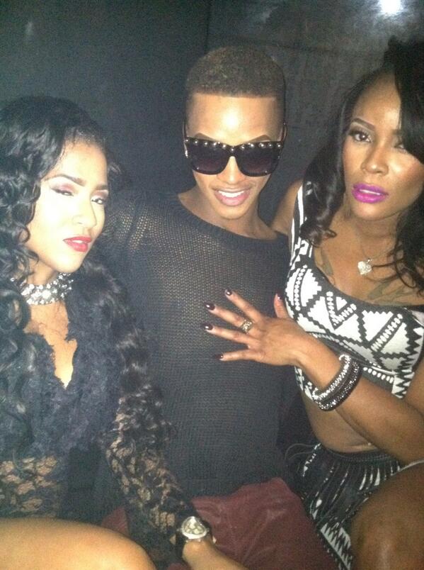 SimoneTisci's tweet image. Shades on.. #notrees