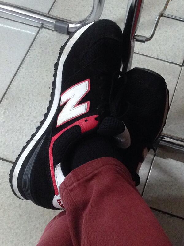 Those are fake bro RT @hendikaa: Masih menunggu pasangannya nih <a href="/IndoSneakerTeam/">IndonesiaSneakerTeam</a> ada yang mau nemenin? ☺️??