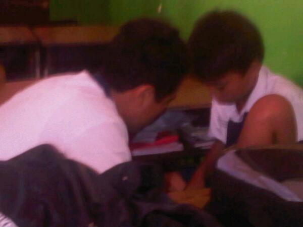 aku_9b's tweet photo. Wkwk"@HanangBay: Bokep!!!!!"@aku_9b: Biasa....."@HanangBay: Ndlok opo arek 2 iku? Wah wah=D"@aku_9b: Ojok pcran ae=D http://t.co/ioBRhRLykE"
