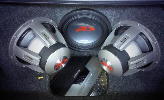 Xboxgameboy's tweet photo. my @AlpineUSA  Type R's 12's &amp; 10" http://t.co/pJQtU3gwA6