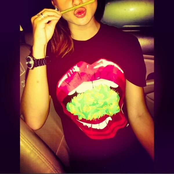 WeedStache's tweet photo. Pic by @lifteddladies #lifteddladies http://t.co/36ju2h2DY9 Source: http://t.co/yoy7DgaqgZ http://t.co/sv0C6UKn1T