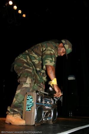 RAPSTATIONTV's tweet image. And now...PUBLIC ENEMY. .....