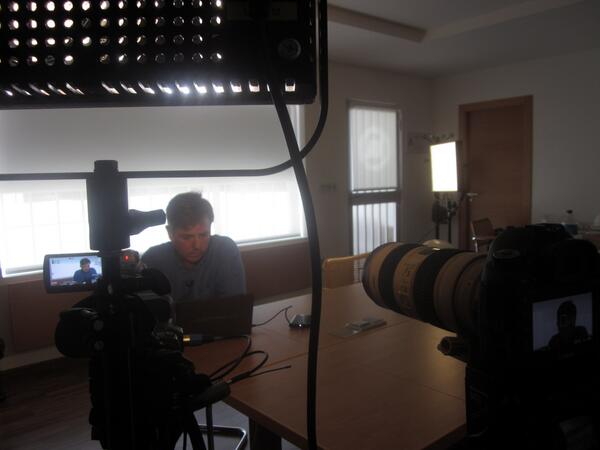 DisperAgro's tweet photo. @cayetanovp listo para su entrevista en El Exportador,grabado recientemente en la fábrica #Disper #gránulos #solubles http://t.co/BQzAiFjHIQ