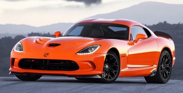 AutoCarsUpdate's tweet image. SRT Viper comes out with its latest version which is all set to burn the tracks with its performance.