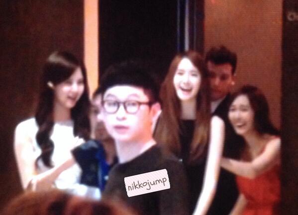 [PIC][20-10-2013]Jessica - YoonA và SeoHyun xuất hiện tại Thái Lan để tham dự "GiRL DE PROVENCE Thanks Party" vào tối nay BXGHd1FCQAAyTJq