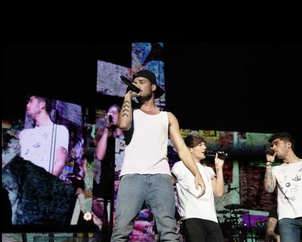 [TMH tour 2013] Photos - Page 8 BXGHxRRCMAAvkQ4