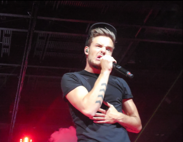 [TMH tour 2013] Photos - Page 8 BXGIM4hCQAAD4Ug