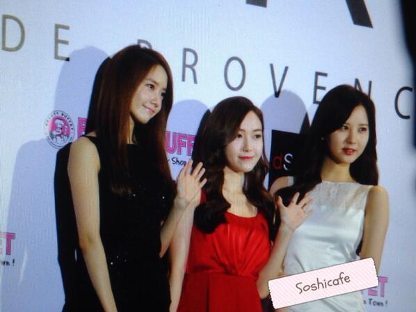 [PIC][20-10-2013]Jessica - YoonA và SeoHyun xuất hiện tại Thái Lan để tham dự "GiRL DE PROVENCE Thanks Party" vào tối nay BXGURdUCEAAf3W8