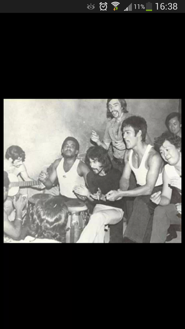 JosCorti's tweet photo. bruce lee sentia el flamenco xk no solo es musica sino sentimientos xpresan fatigas,problmas y sin sabores d la vida http://t.co/roLsxwvtbL