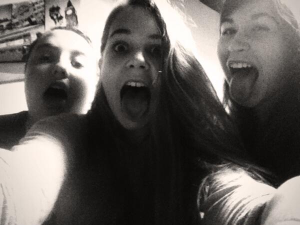 Edenn_Dnt's tweet photo. Mes Amoooouuurs ♥♥♥ @AdrienBlanchet @Choupii_Choupaa http://t.co/AzpDuBZQSf