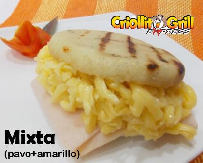 criollitogrill's tweet photo. Hora de desayunar! Una arepita de queso amarillo y jamón de pavo.Ven y Come Rico en Criollito, en la feria de @miccct http://t.co/ICLmuxINUu