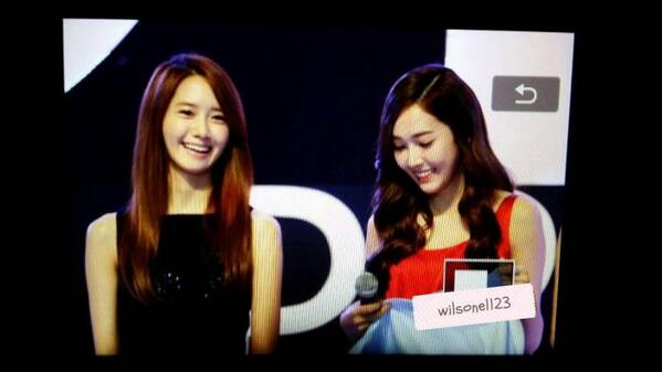 [PIC][20-10-2013]Jessica - YoonA và SeoHyun xuất hiện tại Thái Lan để tham dự "GiRL DE PROVENCE Thanks Party" vào tối nay - Page 2 BXGfdfsCUAAuKW6