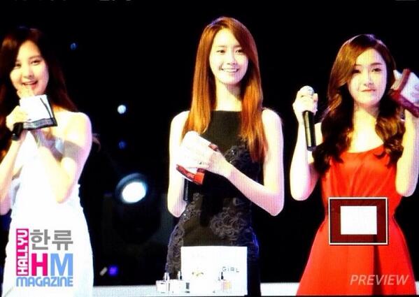 [PIC][20-10-2013]Jessica - YoonA và SeoHyun xuất hiện tại Thái Lan để tham dự "GiRL DE PROVENCE Thanks Party" vào tối nay - Page 2 BXGgGkuCcAA-Gzr