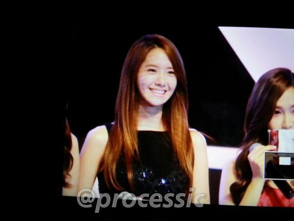 [PIC][20-10-2013]Jessica - YoonA và SeoHyun xuất hiện tại Thái Lan để tham dự "GiRL DE PROVENCE Thanks Party" vào tối nay - Page 2 BXGiw1RCcAEYoqX