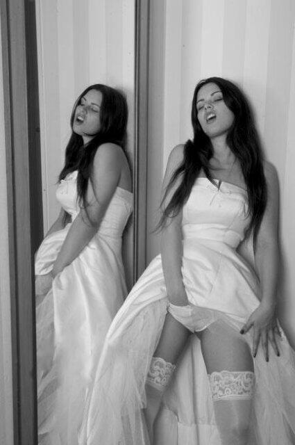 KatieGriffen69's tweet photo. "@bisexualgirl18: Me on my wedding day😘😍 http://t.co/EGs8fqQ06M""