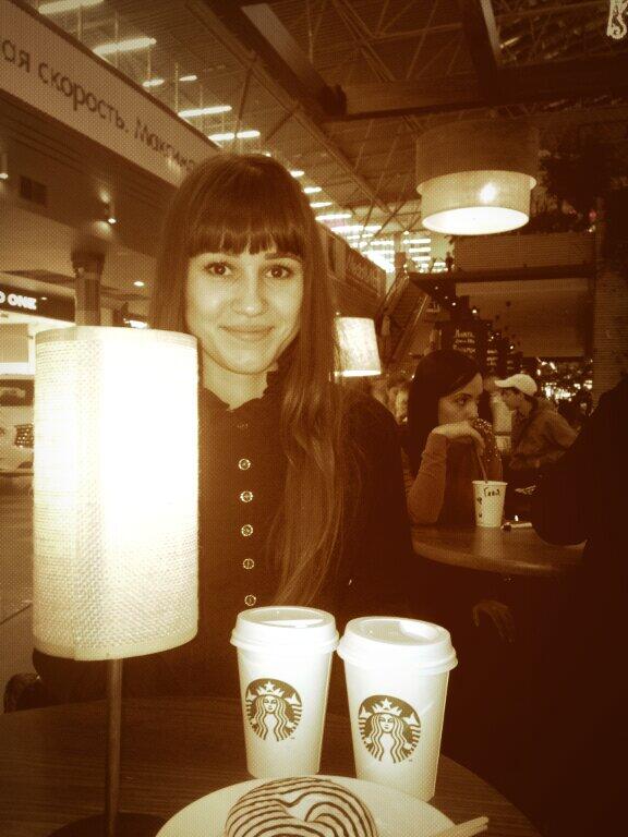 Intelligentka's tweet image. На открытии Старбакса в Ростове. Не являюсь особым ценителем кофе, но событие это все же не пропустила:))