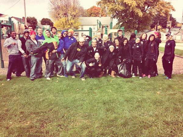 UDSpartanLAX's tweet photo. UD Men's &amp; Women's Lax teams cleaned up Comiskey Park in Dbq yesterday, had fun too! @UDubuqueSports #BrickByBrick http://t.co/5Mz9GSyxDm