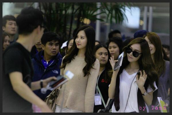 [PIC][20-10-2013]Jessica - YoonA và SeoHyun xuất hiện tại Thái Lan để tham dự "GiRL DE PROVENCE Thanks Party" vào tối nay - Page 3 BXHqhQjCAAASIlr