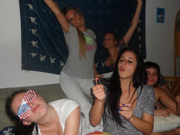 gloriabarcia's tweet photo. @77Sandrita77  @marinaolssen @lafantastica13 @rociofantastica http://t.co/LEjdVrJoir