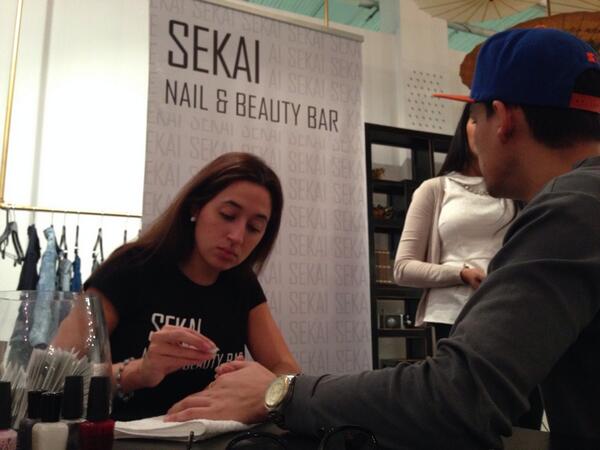 dothedaniel's tweet image. @Fashionights ALWAYS finds time for @EssieCanada thanks to @SekaiBeautyBar at @sheekPR #SSL13 #FASHIONIGHTS #WMCFW