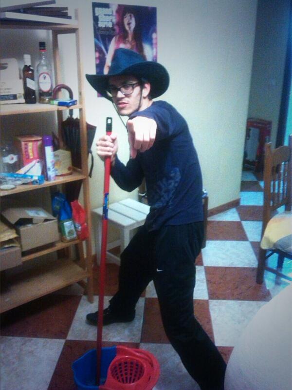 Instaidiotos's tweet photo. ¡QUIERO TU VOZ! http://t.co/YPyrtis6Vu