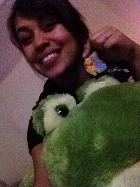 jasminee_lovely's tweet image. Baby got me a frog and a Winnie the Pooh keychain. 😊👫 #QueChulo #HesLearning 💁 #HesSoCute #iloveyou ❤️