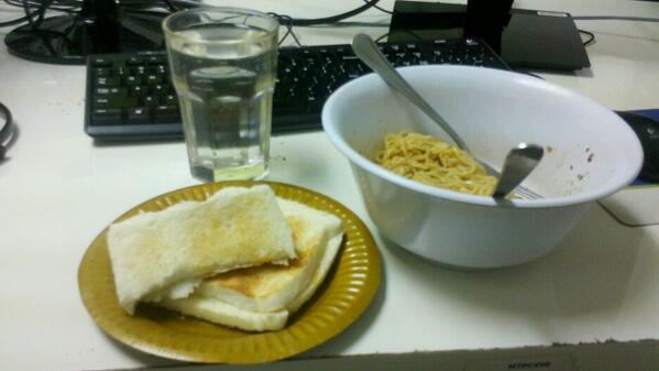 papaapaini's tweet image. Porsi abis mbecak. #exercisefail