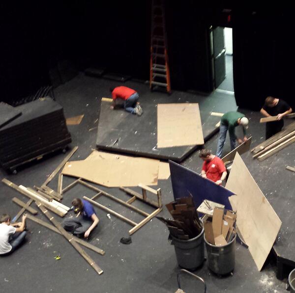 boardopmonkey's tweet image. Late #stageshotsunday. Striking the set last night.