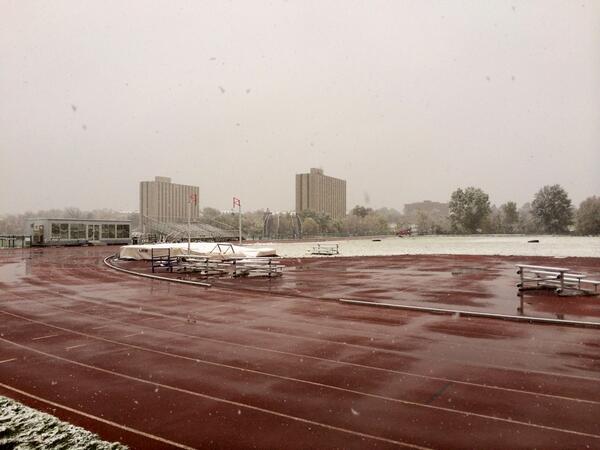 CoachBertoli's tweet image. Looks like we're vaulting in the snow today! #UNITF #thisiswhywe'retough