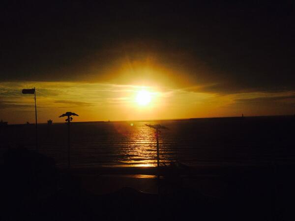 DebNutt's tweet photo. Beautiful early this morning in Dover http://t.co/DYQ51XLOYc