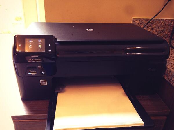 kellyanne30's tweet image. Why can't this just work??? #printer #problems #gettingmad
