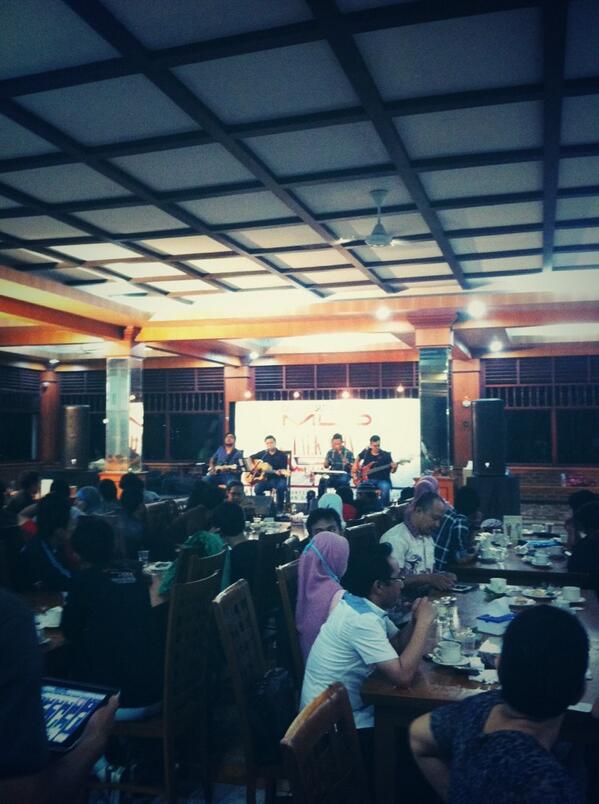 #SuperCommunity tweet media