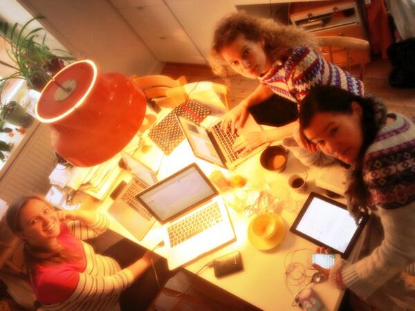 KELperformance's tweet image. Ute regnar det men hos KEL lyser alltid solen!