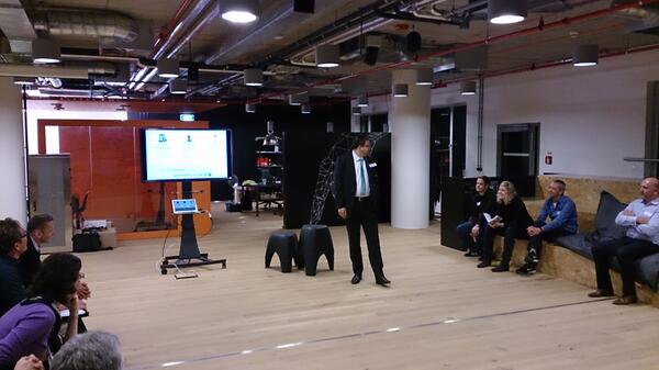 NetworkerApp's tweet photo. Enjoying &amp; supporting Internations 2nd business networking @WayraCZ http://t.co/us3hKm4qOw