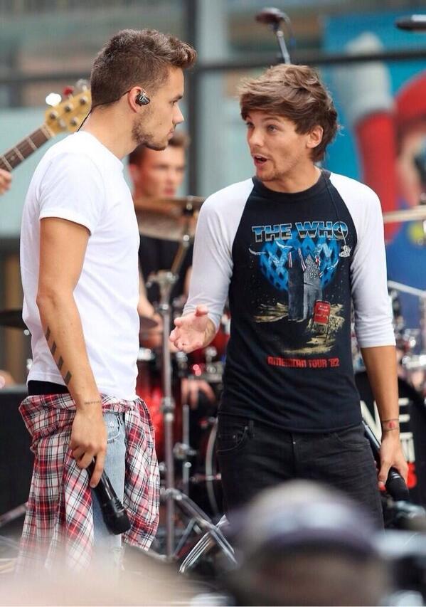 tomlinfuk's tweet photo. To make up for my absence here's a Lilo picture! -D http://t.co/Bit891LF2Y
