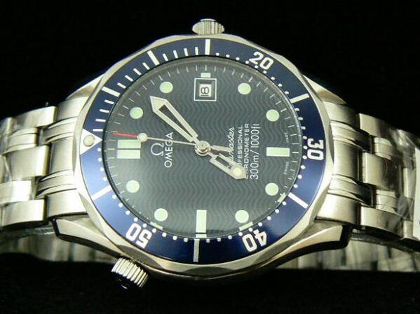 iamsafiullah's tweet photo. WATCHES USED IN 007 http://t.co/DX2mdFFUFm