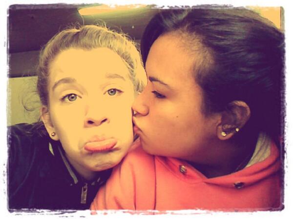 nazaserrano13's tweet photo. Te amo loqiis ;) http://t.co/sX9UEbgWUN