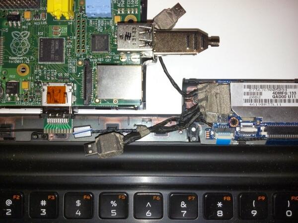 OpenECommunity's tweet image. @Raspberry_Pi Motorola #Atrix #Lapdock #PiProjects Internal Atrix Connector. Replacement for Pi comming very soon ;)