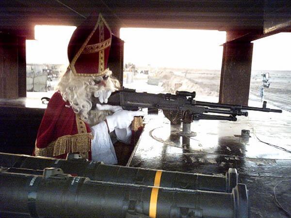ProtesteerPiet's tweet photo. Sinterklaas zal zijn feest tot het bittere eind verdedigingen ! http://t.co/cSiJxvnvh8
