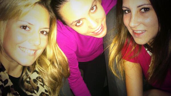 taniiarobles's tweet photo. Con las petardillas guapaaas @AlfaroAmanda @istar_93 http://t.co/cebKRIPCrB